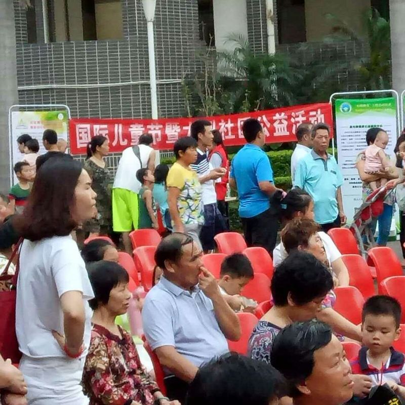 新安义工联携手星光眼健康公益服务中心走进新安湖小学